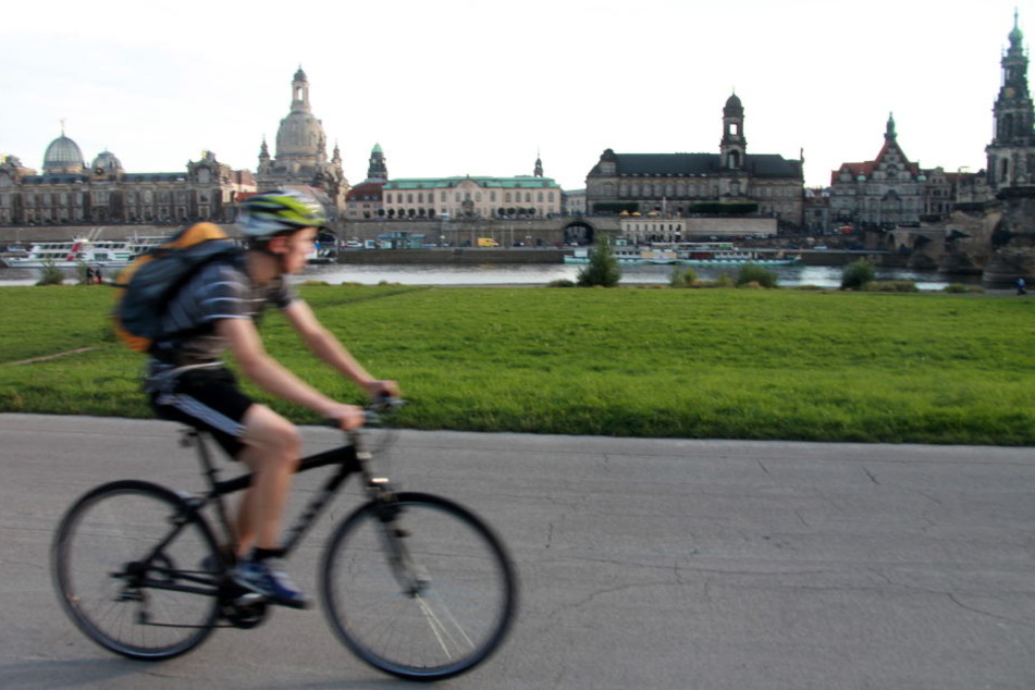Der Radfahrer hatte sich sein Schloss um die Hüfte gebunden. (Symbolfoto)