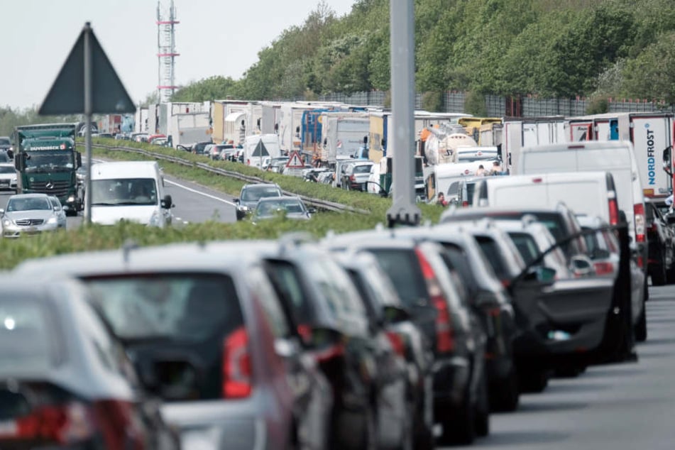 Damit kein Stau entsteht, gibt's eine Umleitung. (Symbolbild)