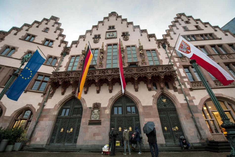 Jeder Kandidat braucht 186 gültige Unterschriften von Wahlberechtigten.