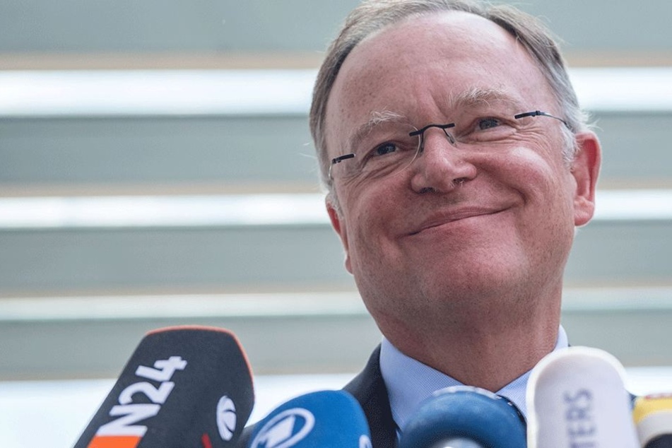 Wird er nach der Wahl noch lachen können? Stephan Weil (58, SPD).