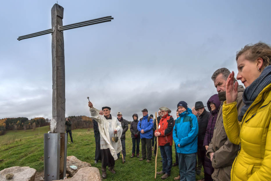 Auf der Halde 296 in Alberoda wurde jetzt ein Pilgerkreuz geweiht.