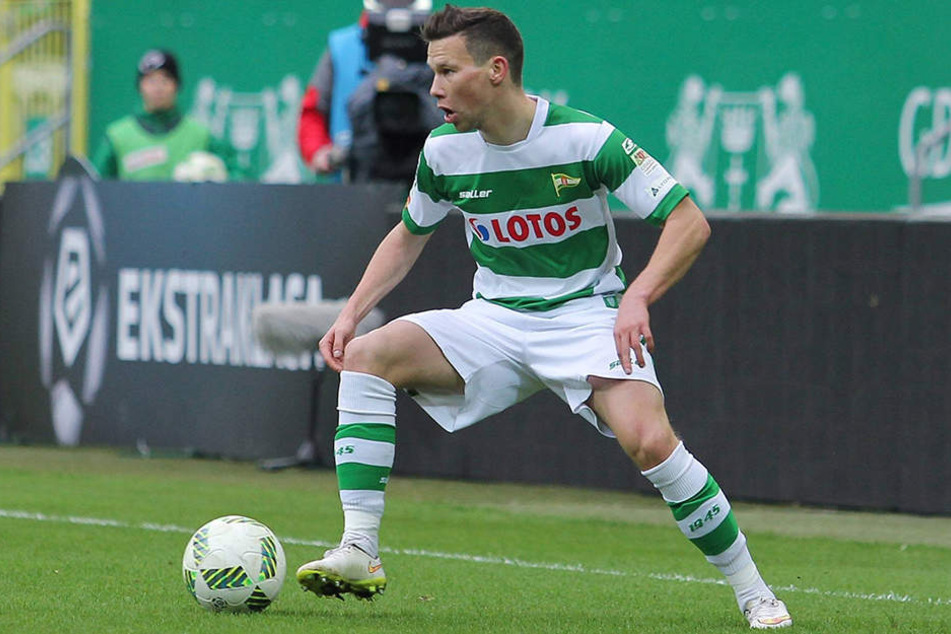 Hier dribbelt Michal Mak noch für seinen alten Club Lechia Gdansk.