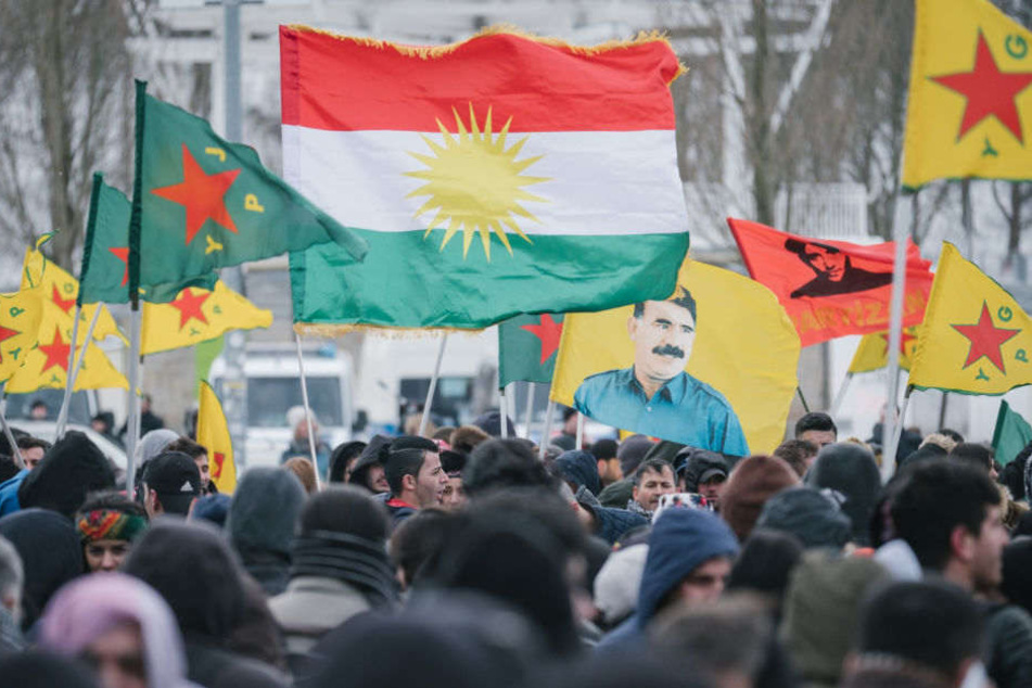 Rund 2000 Menschen wollen gegen das PKK-Verbot demonstrieren (Symbolbild).