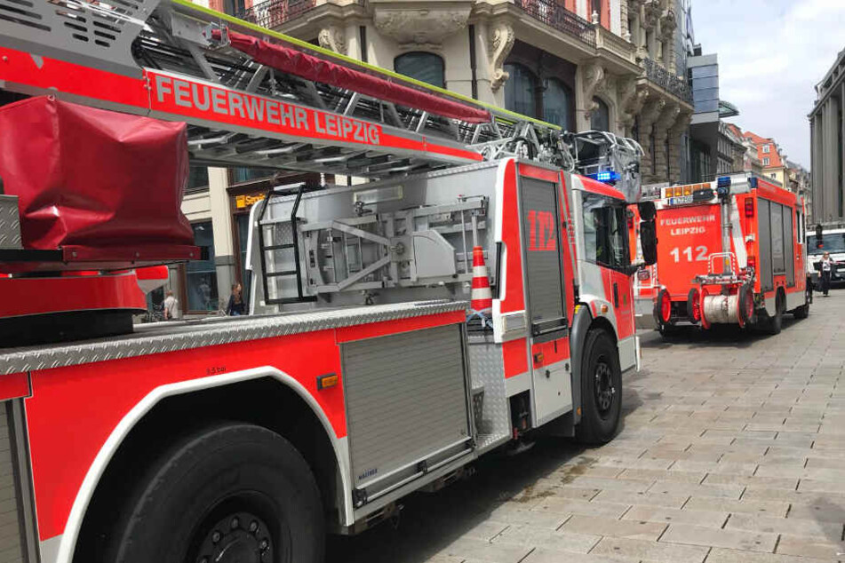 Am gestrigen Nachmittag rückte die Leipziger Feuerwehr in den Westen der Messestadt aus. Dort setzte jemand offenbar mutwillig den Inhalt einer Kellerbox in Brand. (Symbolbild)