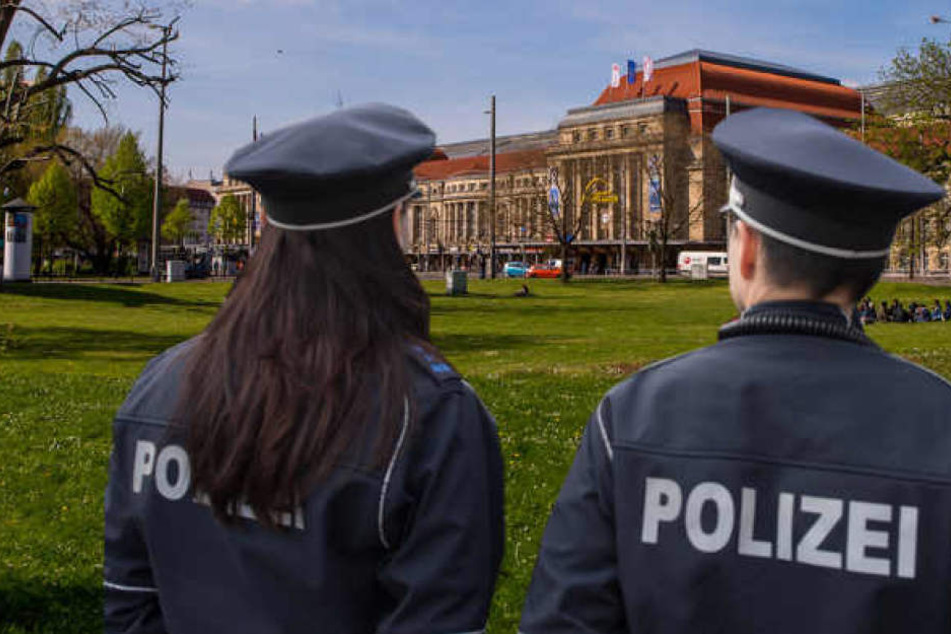 Insgesamt elf Beamte der Einsatzgruppe, drei Diensthundeführer und drei Beamte der Fahrradstaffel waren am Freitag und Samstag im Einsatz. (Symbolbild)