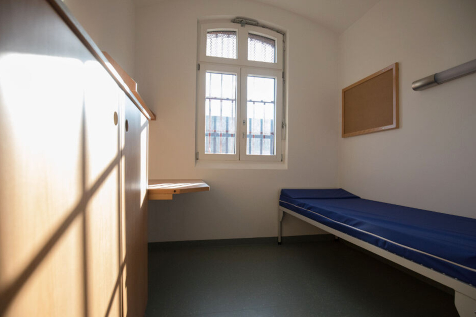 In solche einer Zelle wohnen die Häftlinge.