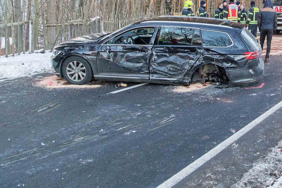 Insgesamt fünf Autos sind bei einem Crash zusammengestoßen.