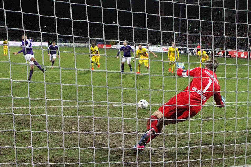 Dimitrij Nazarov erzielte das 1:0 für Aue per Elfmeter.