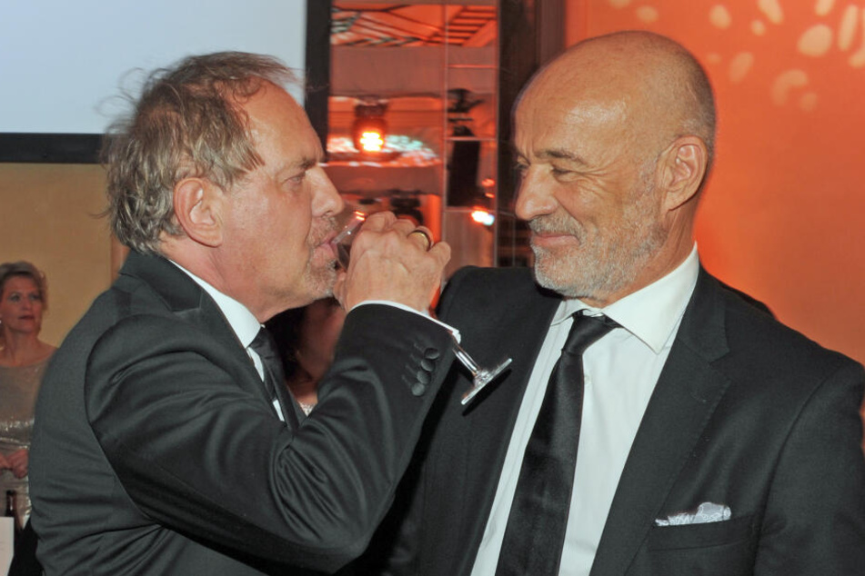 Die Schauspieler Uwe Ochsenknecht (l) und Heiner Lauterbach feiern beim Deutschen Filmball im Bayerischen Hof.
