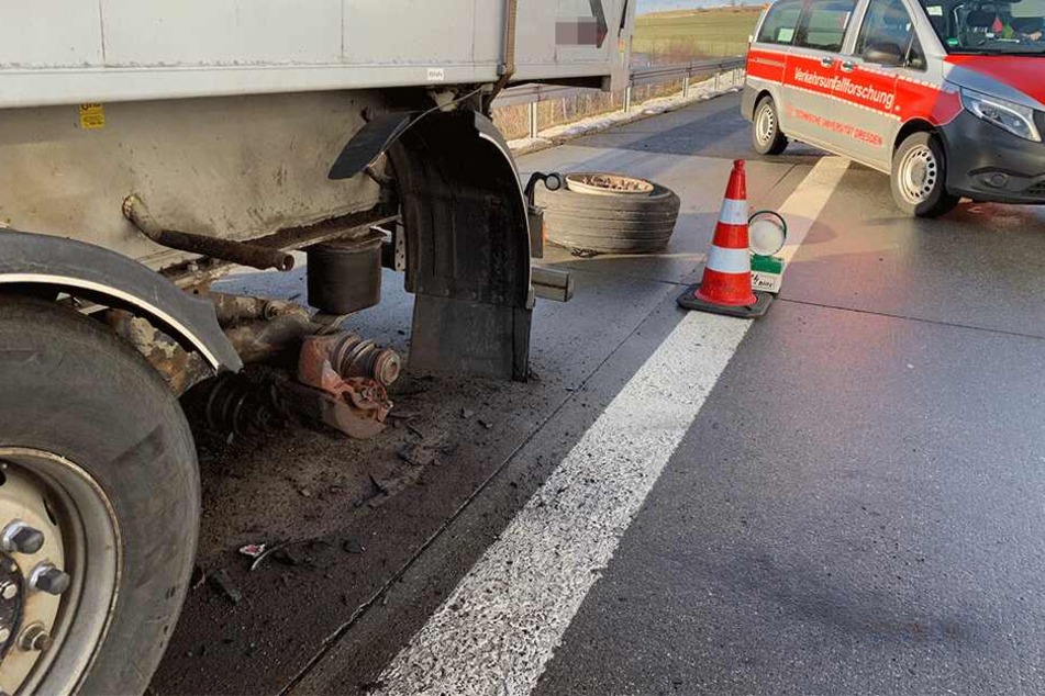 Der Reifen des Lkw löste sich plötzlich.