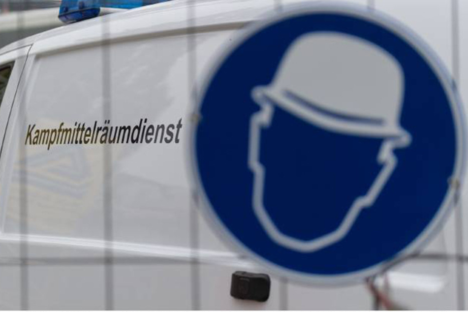 Derzeit wird geprüft, wie die Bombe am besten entschärft werden kann.