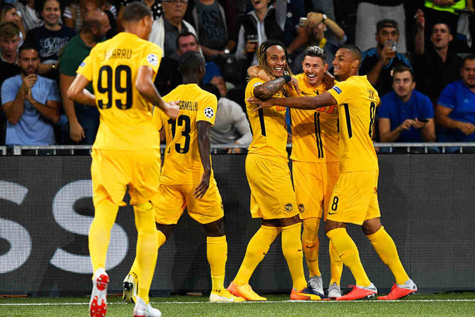 Mittlerweile ein gewohntes Bild in der Schweiz: Die BSC Young Boys Bern jubeln über einen Sieg.