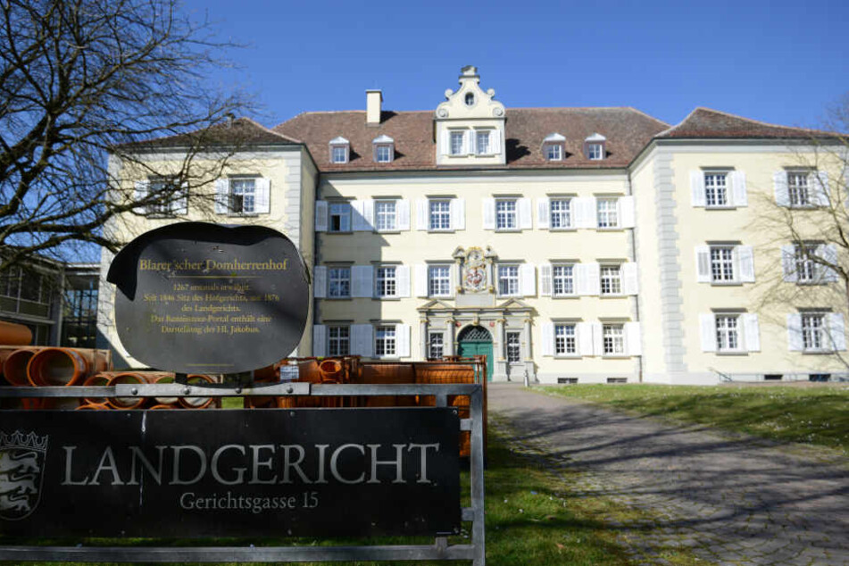 Die Untersuchungen dienten dem Arzt zur sexuellen Erregung.