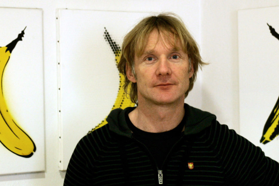 Thomas Baumgärtel im Jahr 2008 bei einer Ausstellung seiner Bananen-Bilder.