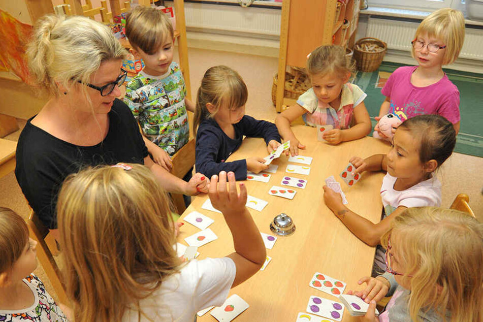 Wegen steigender Personalkosten in den Kitas macht die Stadt eine Million Euro
Miese.