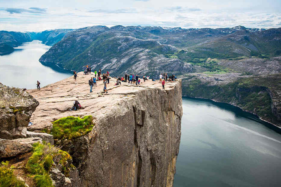 Eigentlich wollten die Touristen hier hinauf. Doch sie landeten 30 Kilometer entfernt und auf der anderen Fjordseite.