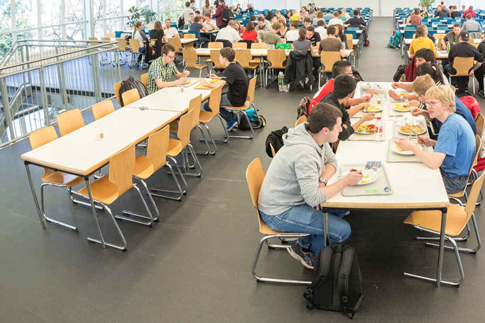 Die Preisschraube des Studentenwerks betrifft auch das Essen in den Mensen.