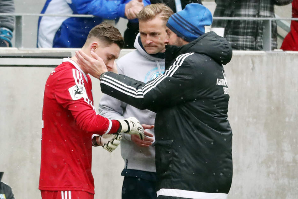 Trainer David Bergner und Co Sreto Ristic machten Kevin René Tittel bei seiner frühzeitigen und unverhofften Einwechslung Mut.