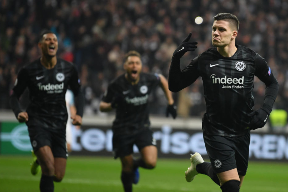 Der blendend aufgelegte Luka Jovic (Re.) besorgte nach nur einer Minute das 1:0 für die Eintracht.