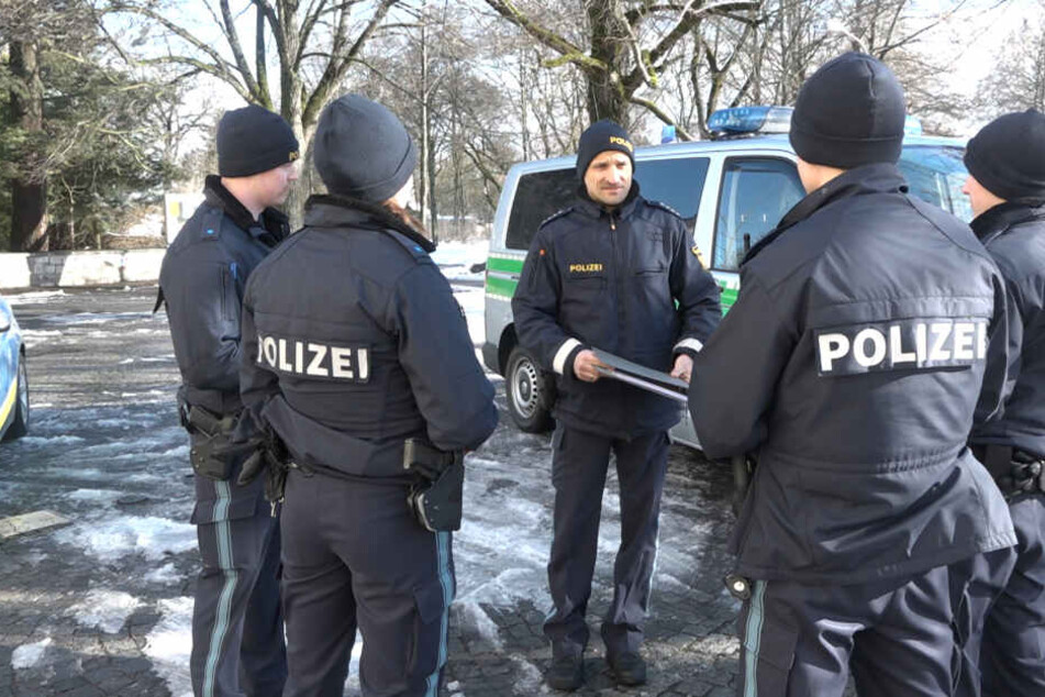 Die Polizei in Regensburg erhöht den Fahnungsdruck nach dem Täter.