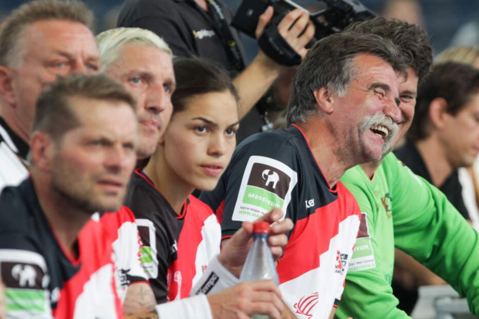 Stefan Kretzschmars (blonde Haare) Tochter Lucie-Marie (M.) wechselt im Sommer vom HC Leipzig zur Neckarsulmer Sport-Union. (Archivbild)
