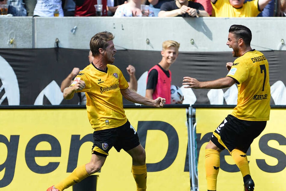 Lambertz (l.) und Niklas Kreuzer bejubeln das 1:0.