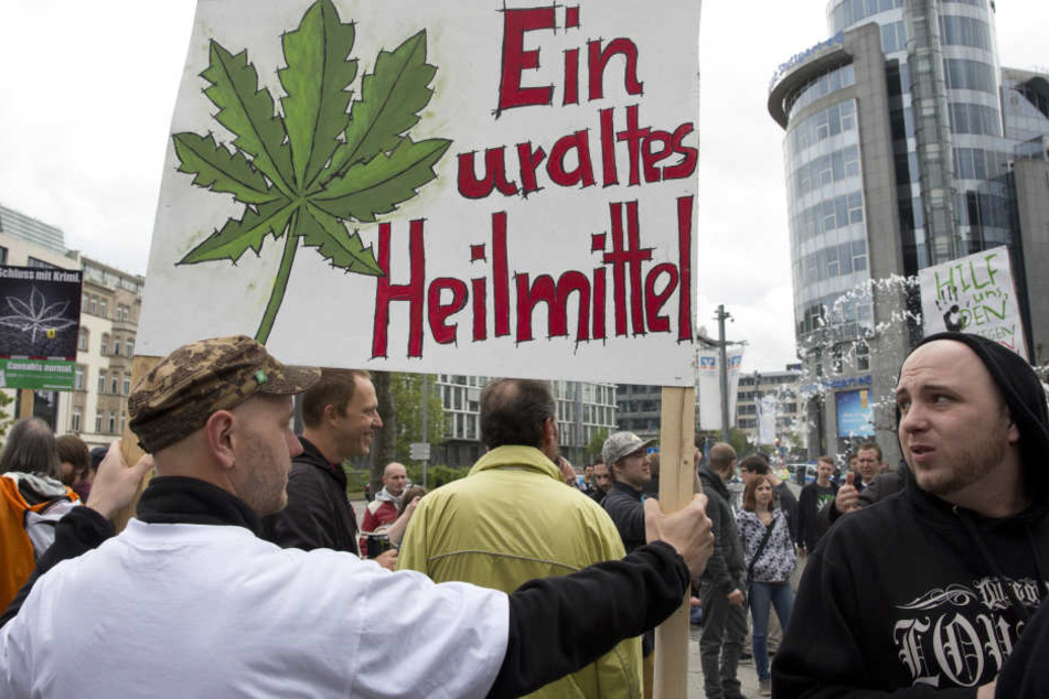 Der Bundestag will heute Cannabis für Schwerkranke auf Rezept freigeben.