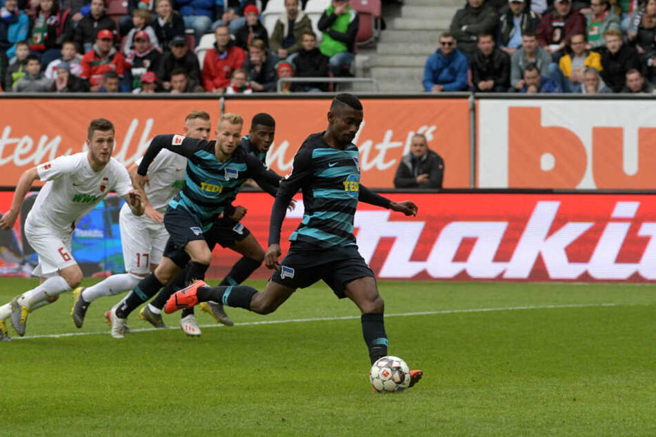 Matchwinner Salomon Kalou trifft in der letzten Minute vom Punkt. 3:4!