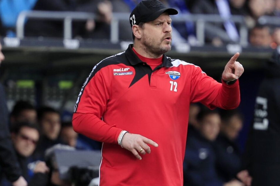 Steffen Baumgart erwartet am Freitag ein intensives Spiel gegen den 1. FC Köln.