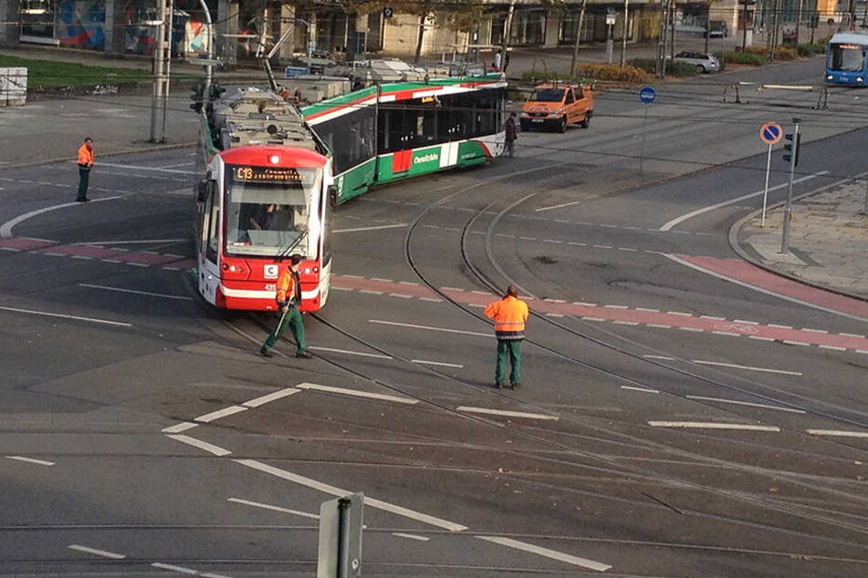 Hier blockierte der Citylink eine Kreuzung im Stadtzentrum.