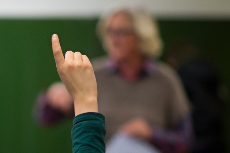 In Hessen herrscht akuter Lehrermangel. (Symbolbild)