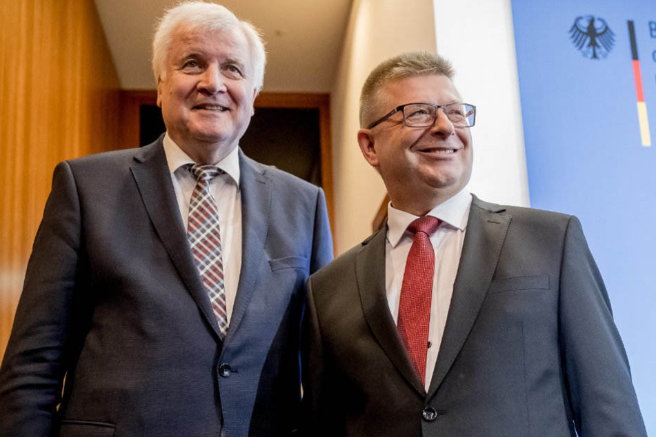 Auf einer Pressekonferenz stellte Horst Seehofer Thomas Haldenwang als neuen Verfassungsschutz-Präsident vor.