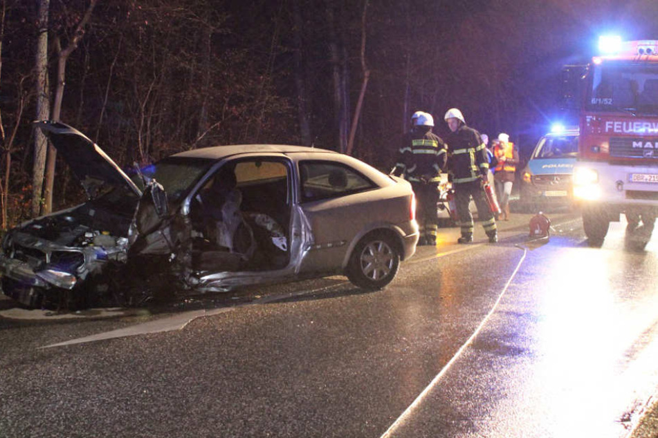 Das Auto des Rentners gleich einem Wrack.
