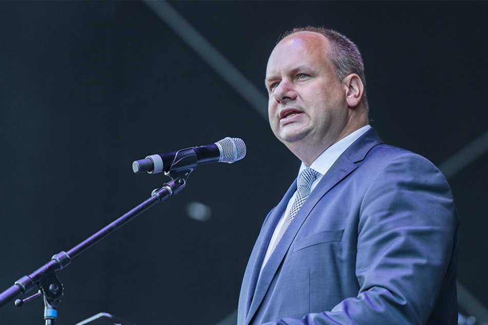 OB Dirk Hilbert (44) wurde auf der Einheitsfeier am Sonntag beleidigt und bepöbelt.