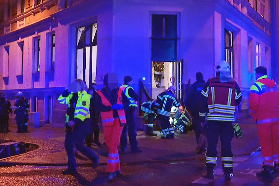 Als die Feuerwehr vor Ort eintraf, war der Ölbrand bereits gelöscht.