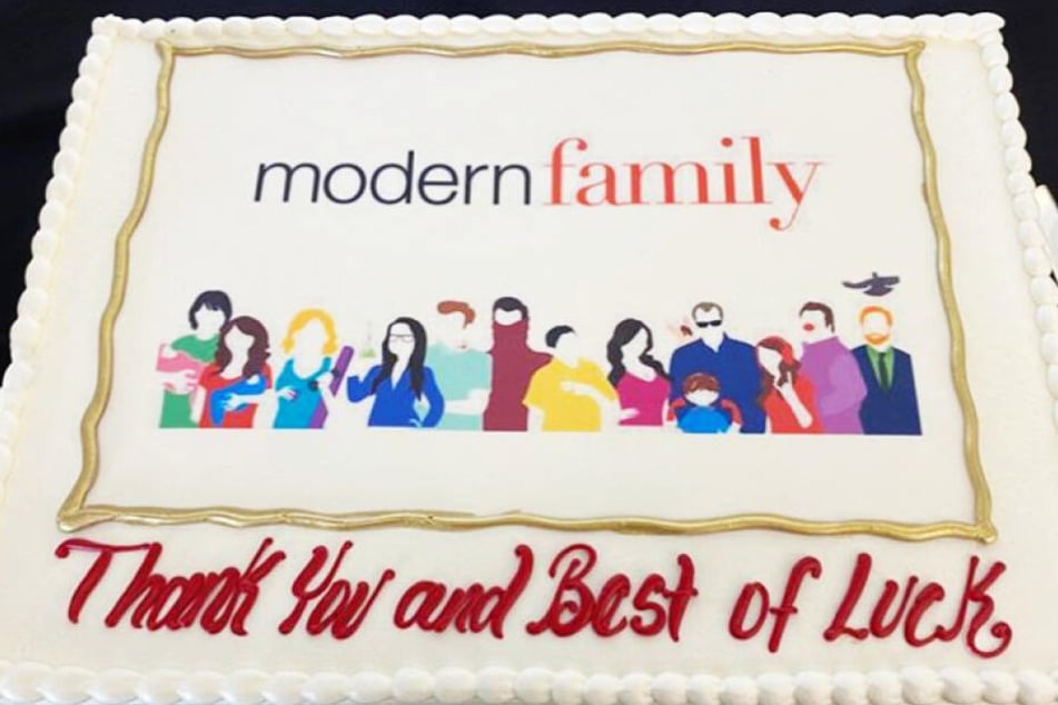 Zum Abschied gab es eine besondere Torte für die Serien-Stars.