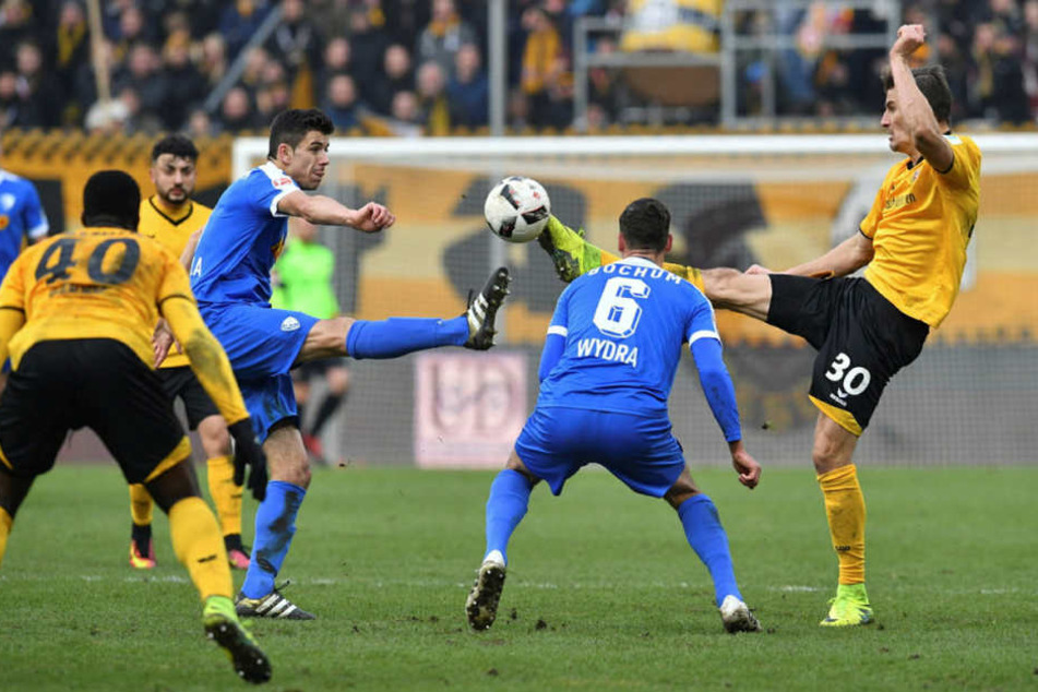 Bitter! Erst führten die schwarz-gelben 2:0, dann kassierten sie vier Tore von Bochum.