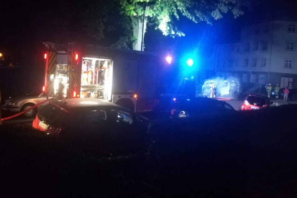 Das Auto konnte durch die Feuerwehr schnell gelöscht werden.
