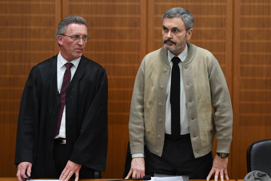 John Ausonius (re.) sitzt in Schweden wegen Mordes und versuchten Mordes seit 1994 in Haft.