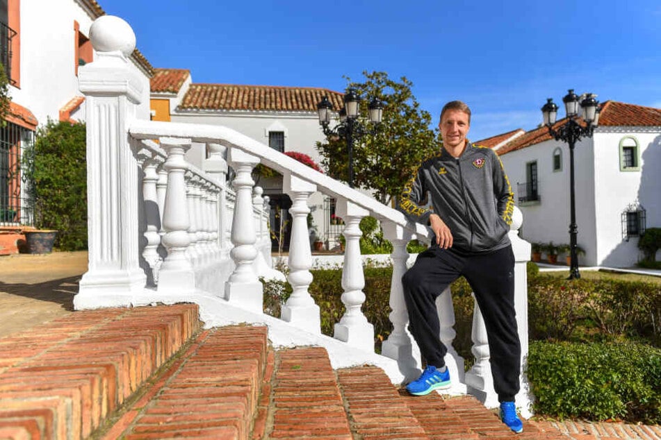 Marco Hartmann in der Anlage des Dresdner Mannschaftshotels in Guadalmina. Der Kapitän der Schwarz-Gelben freut sich, dass es morgen endlich wieder nach Hause geht.