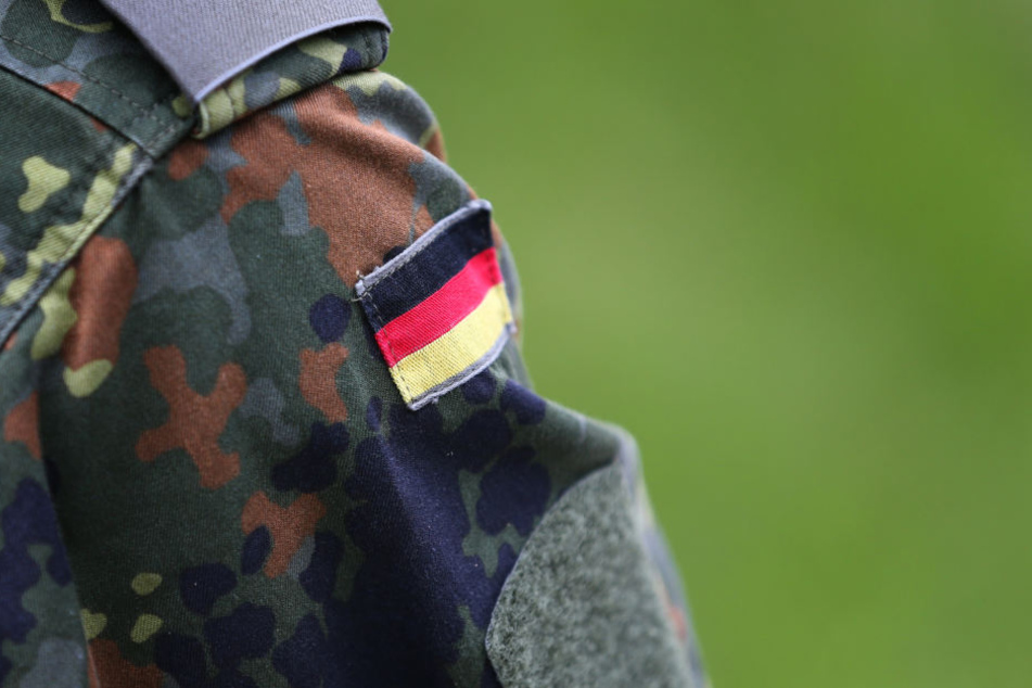 Bei der Bundeswehr ahnte anscheinend niemand, in welchen Kreisen der 28-Jährige verkehrte, (Symbolbild)