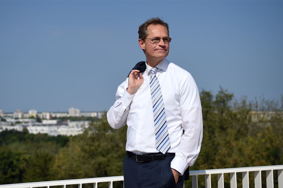 Der Regierende Bürgermeister Michael Müller (52, SPD) besuchte vorab den Park, um sich ein Bild zu verschaffen.