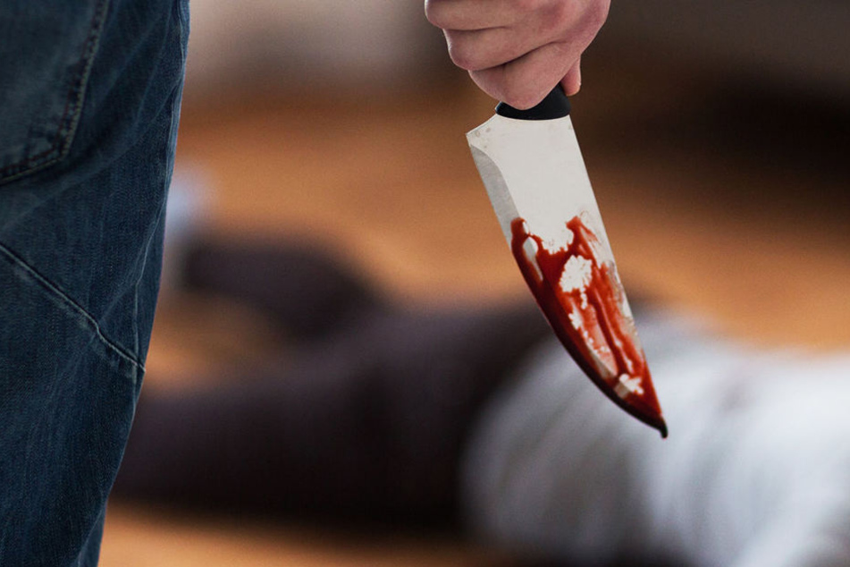 Ein Mann soll auf einer Silvesterparty in Bayern einen 48-Jährigen mit einem Messer getötet haben (Symbolbild).