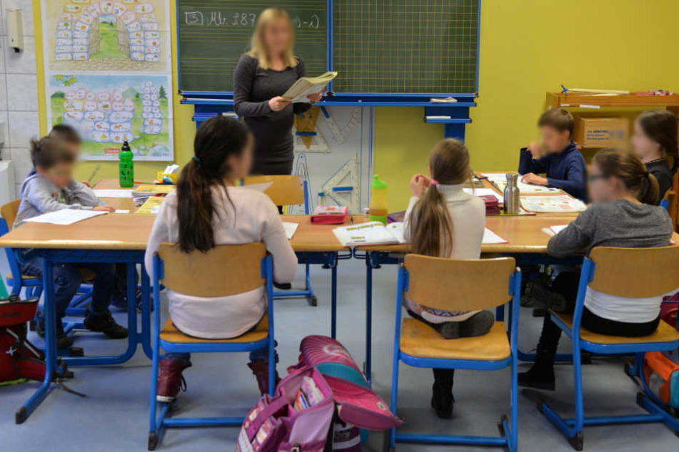 Der Schüler soll laut Angaben der Klassenlehrerin und Kollegen bereits zuvor auffällig reagiert haben. (Symbolbild)