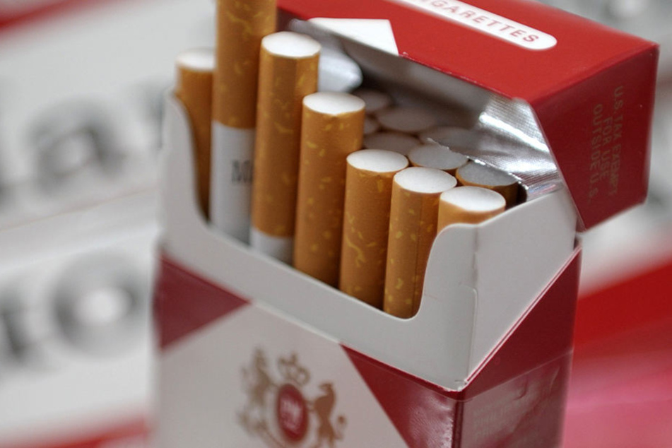 Dann kostet eine normale Schachtel Marlboro statt bisher 6,50 Euro satte 7 Euro.