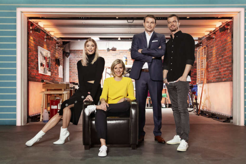 Model Lena Gercke, Lea-Sophie Cramer, Gründerin und Geschäftsführerin des Erotikversandhändlers Amorelie, Hans-Jürgen Moog, der Chefeinkäufer der Supermarktkette Rewe und Moderator Joko Winterscheidt.