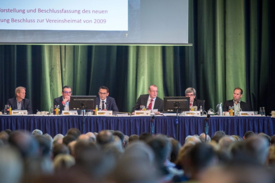 Die Gremienvertreter zur Mitgliederversammlung im November 2016.