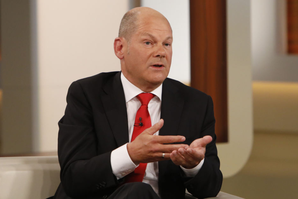 Olaf Scholz meint, Sahra Wagenknecht sei eine Verschwörungstheoretikerin.