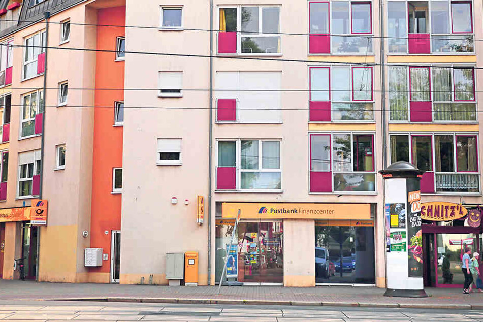 Die Postbank an der Großenhainer Straße wurde 2011 Opfer einer Skimming-Bande.
Noch immer sind nicht alle Täter hinter Schloss und Riegel.