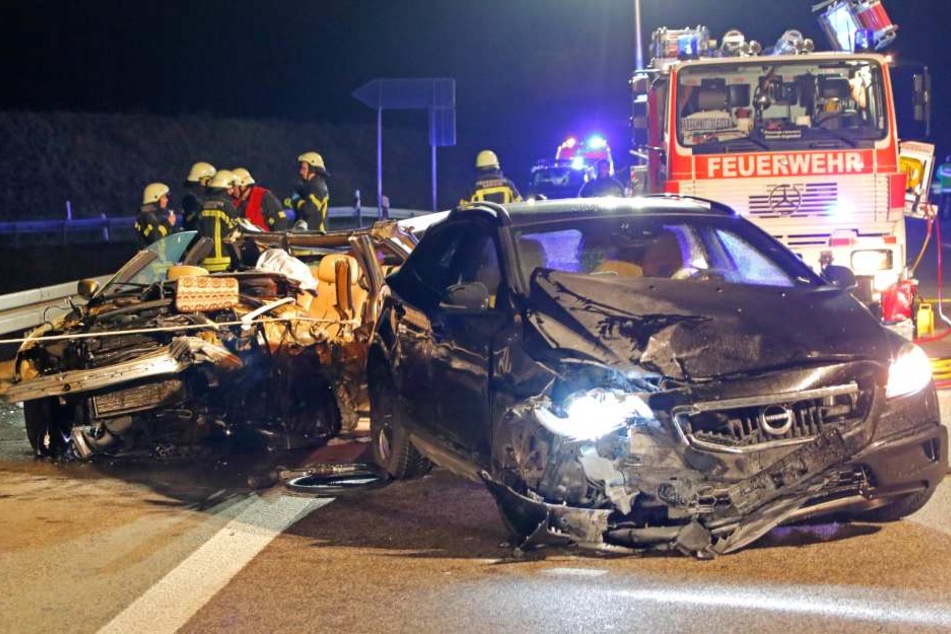 Am Samstagabend krachte ein Geisterfahrer frontal mit einem BMW zusammen.